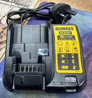 DEWALT DCB107 BATTERY CHARGER FOR 10.8V, 14.4V & 18V XR LI-ION SLIDE BATTERIES